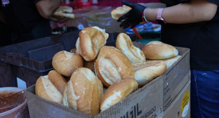 “Con el bolillo no”: Crítica de panadero británico al pan mexicano “feo” desata indignación en redes