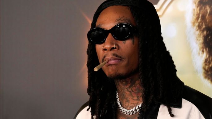 Tribunal rumano condena al rapero estadunidense Wiz Khalifa a nueve meses por posesión de drogas