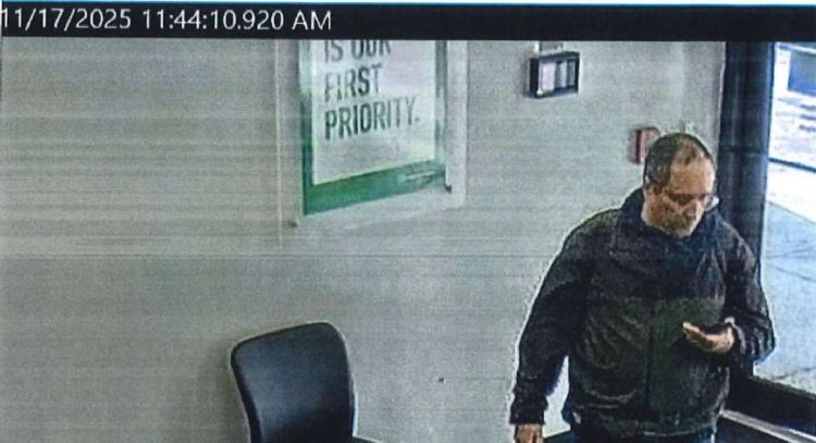 Encuentran muerto a hombre sospechoso del tiroteo en la Universidad de Brown de EU