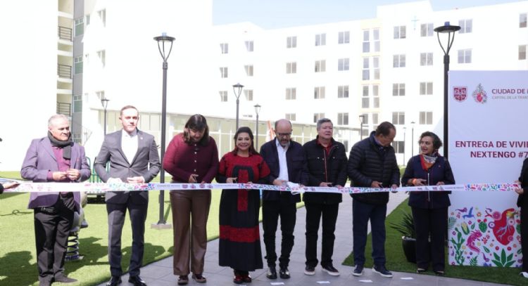 Brugada encabeza entrega de 309 viviendas de interés social para trabajadores del Metro de CDMX