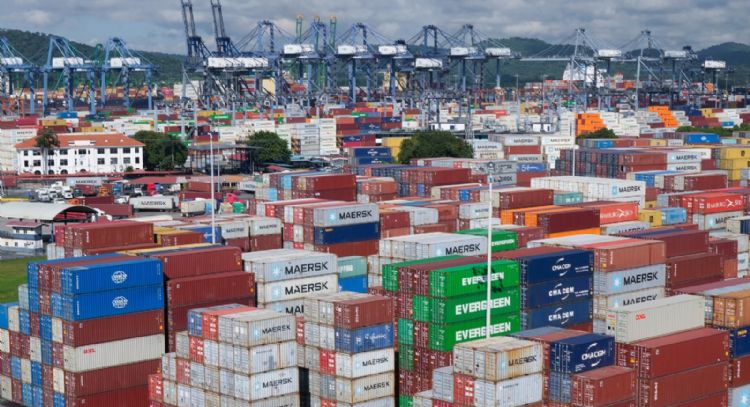 Resiliente ante los aranceles de Trump, la economía mundial crecerá 3.2% este año, según la OCDE