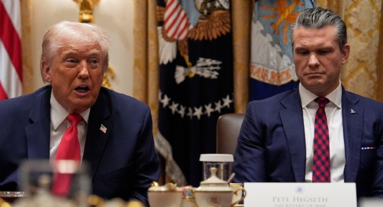 Trump advierte que "cualquiera" que venda drogas a EU "está sujeto a ataques"