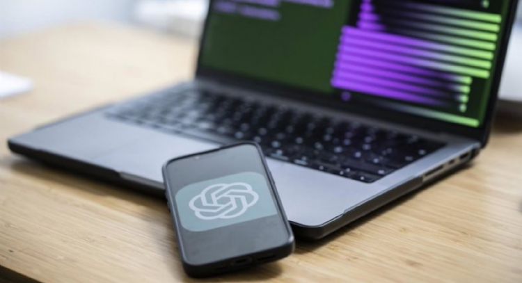 ChatGPT priorizará seguridad de adolescentes y promoverá que pidan apoyo en el mundo real