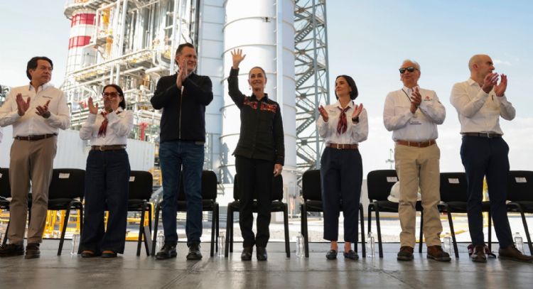 Cruzan halagos Sheinbaum y Kuri González, gobernador panista de Querétaro