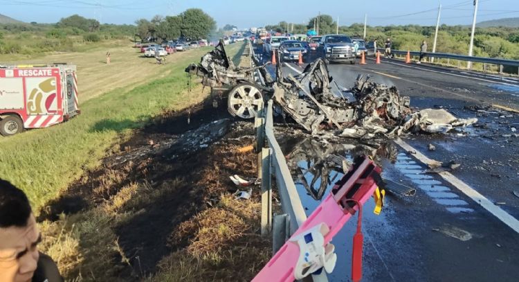 Mueren tres personas y seis están heridas por choque en la carretera Victoria–Zaragoza, Tamaulipas
