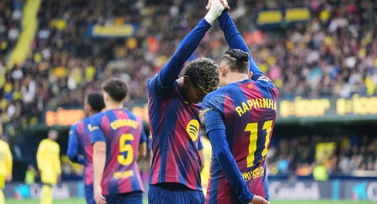 Barcelona derrota 2-0 al Villarreal y amplía su liderato en LaLiga