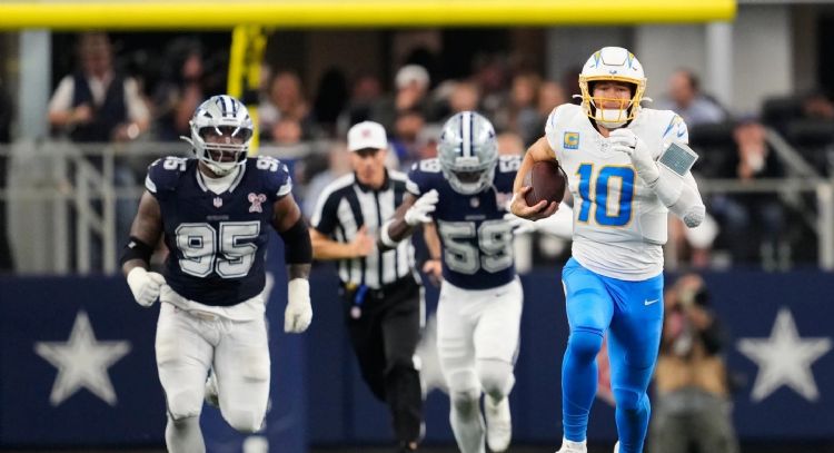 Los Chargers mantienen el camino a los playoffs al derrotar 34-17 a los Cowboys