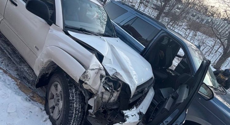 Agente del ICE dispara contra migrante en Minnesota después de ser atropellado