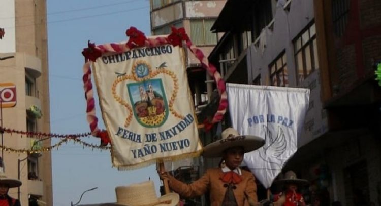Paseo del pendón luce desangelado por miedo de la gente ante la violencia criminal en Chilpancingo