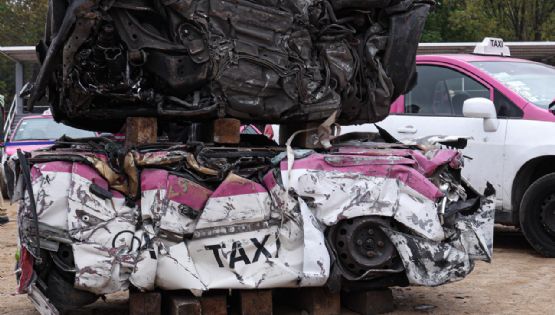 Gobierno de CDMX inicia programa de chatarrización y renovación de taxis