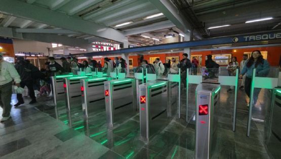 Metro de la CDMX inició sustitución de torniquetes por puertas automáticas