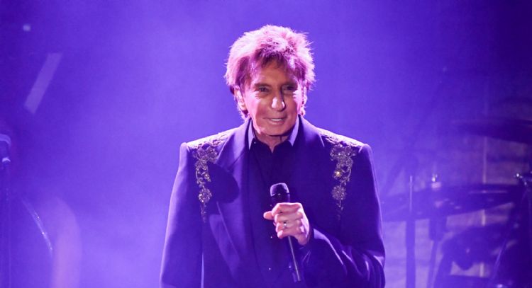 Barry Manilow se someterá a cirugía por cáncer de pulmón temprano y pospone conciertos de enero