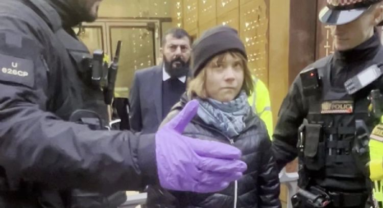 Greta Thunberg, detenida en Londres durante una protesta en apoyo a miembros de Palestine Action