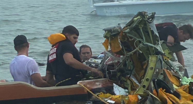 Aeronave médica de la Marina perdió comunicación minutos antes de estrellarse en Texas