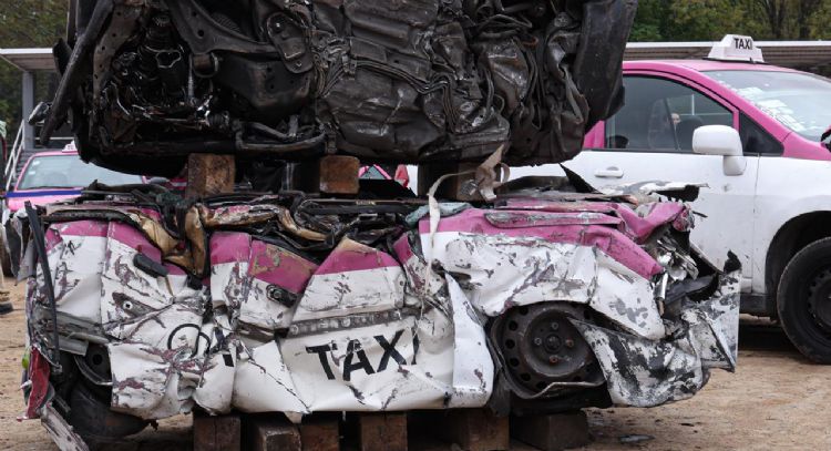 Gobierno de CDMX inicia programa de chatarrización y renovación de taxis