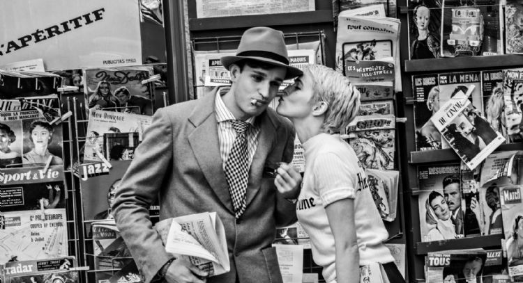 “Nueva Ola Francesa”, inspirada en la ópera prima de Jean-Luc Godard, revive la libertad creativa