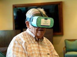 Realidad virtual abre puertas para que personas mayores forjen vínculos en la vida real