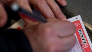 Jugador de Powerball en Arkansas gana bote de lotería de 1.817 millones de dólares