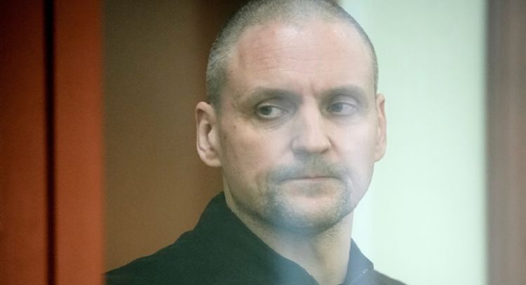 Activista a favor de la guerra y crítico de Putin es sentenciado a seis años de prisión