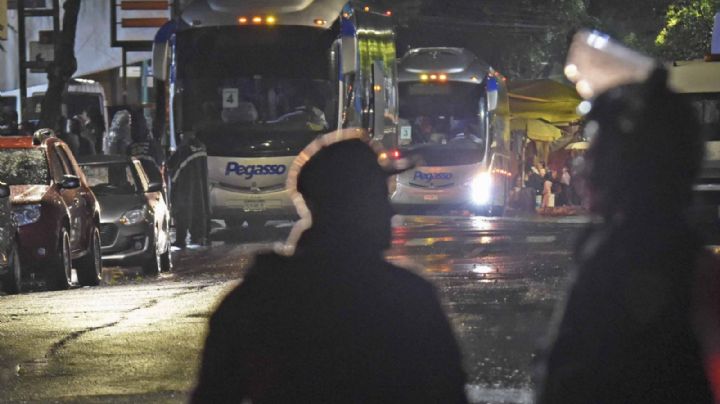 Localizan a cinco menores tras huir durante traslado del INM en Villahermosa