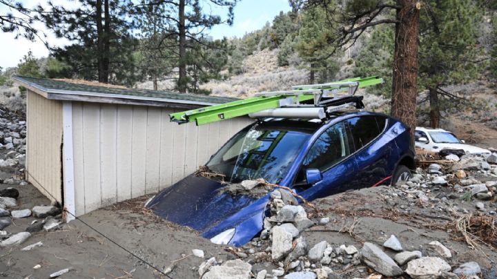 Las intensas tormentas invernales de California convirtieron caminos en ríos de lodo