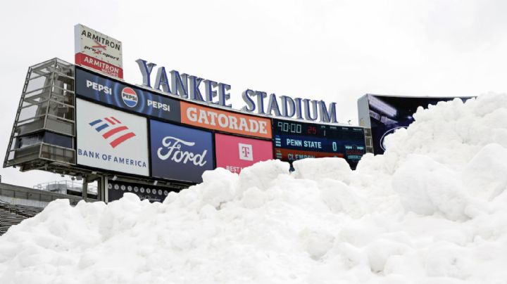 Tormenta invernal complica los viajes de fin de año en Nueva York; tres muertos en California