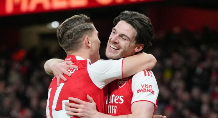 Arsenal se mantiene en la cima, Man City presiona y Liverpool continúa su resurgimiento