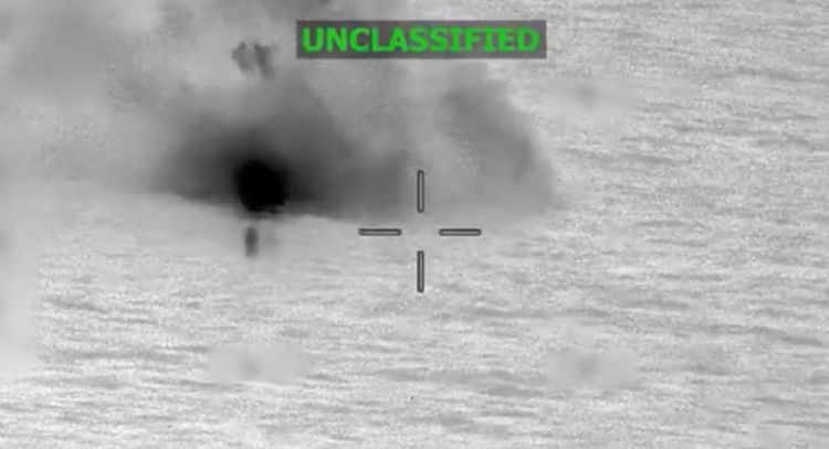 EU mata a dos personas en un nuevo bombardeo contra una embarcación en el Pacífico