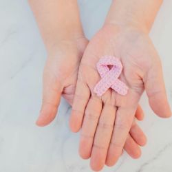 Cirujano oncológico y CDC advierten: el hábito nocturno que debilita tu sistema inmune