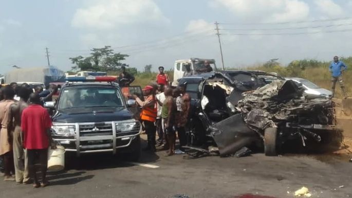 Preocupación por carreteras en Nigeria tras accidente que hirió a Anthony Joshua y dejó dos muertos