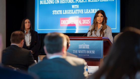 El gobierno de Trump busca vetar la entrada a EU a ciudadanos de más de 30 países