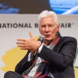 “Su presidenta es increíble": Richard Gere elogia a Claudia Sheinbaum en la FIL Guadalajara