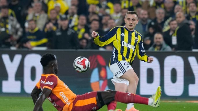 Arrestan a jugadores y directivos tras investigación de apuestas en futbol de Turquía