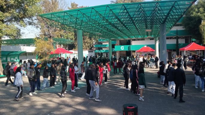 Encuentran cadáver afuera del Bachilleres 10, en la CDMX