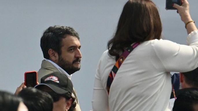 Ante un Zócalo abarrotado, Sheinbaum denuncia campañas sucias nacionales y extranjeras