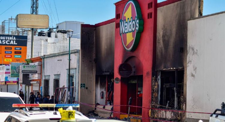 Caso incendio en Waldo’s: dueños de la tienda siguen sin declarar a un mes de la tragedia