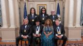 Foto ilustrativa de la nota titulada: Trump presenta los premios del Centro Kennedy en honor a Sylvester Stallone, Kiss y Gloria Gaynor