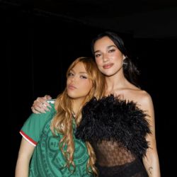 Desata polémica la participación de los hijos de Alfonso Cuarón en el concierto de Dua Lipa (Video)