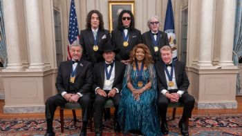 Trump afirma que será anfitrión de premios del Centro Kennedy