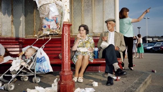Martin Parr, leyenda de la fotografía contemporánea, falleció a los 73 años