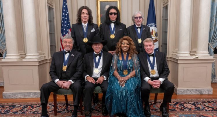 Trump afirma que será anfitrión de premios del Centro Kennedy