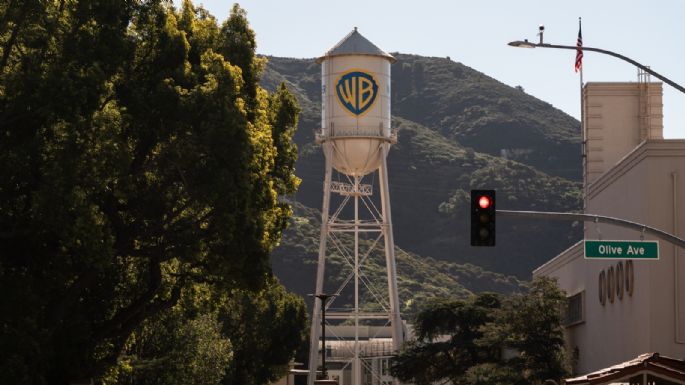 Paramount lanza oferta hostil por Warner Bros., desafiando propuesta de compra de Netflix