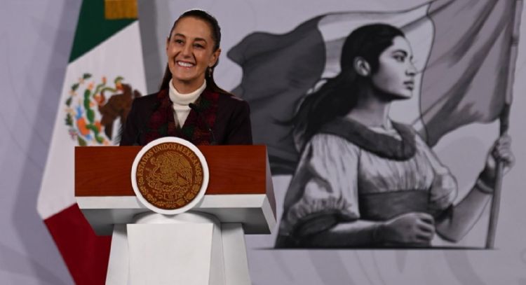 Sheinbaum defiende siete años de gobierno de la 4T; presume un “nuevo pacto ético”