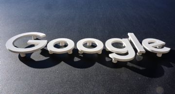 Google enfrenta nueva investigación antimonopolio en Europa por el contenido que utiliza para IA