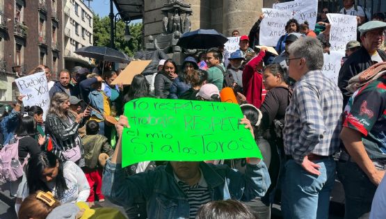 Protestan a favor de las corridas de toros y peleas de gallos en el Congreso de la CDMX