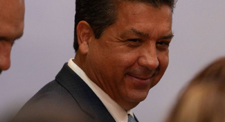 Juez ratifica bloqueo de cuentas ligadas a familia del exgobernador García Cabeza de Vaca