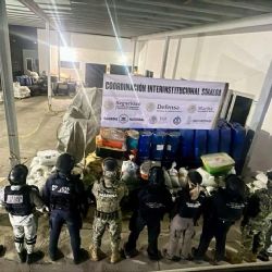 Decomisan 4 mil 700 litros de metanfetamina líquida en Sinaloa