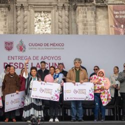 Desde el zócalo, Brugada entrega 24 mil apoyos del programa “Desde la Cuna”