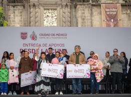 Desde el zócalo, Brugada entrega 24 mil apoyos del programa “Desde la Cuna”