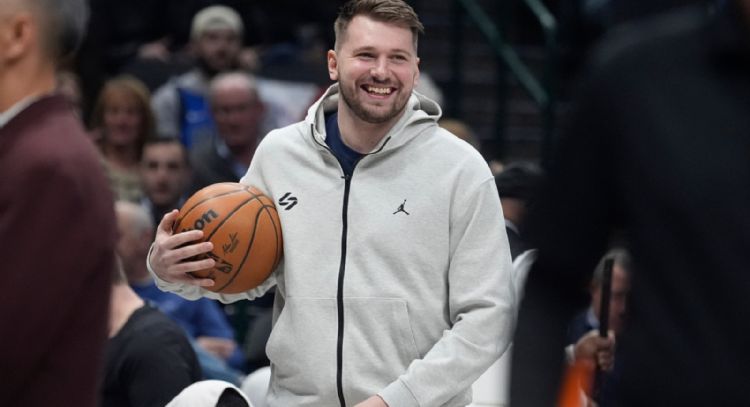 Oficializan traspaso de Luka Doncic a Lakers y Anthony Davis a Mavs mediante canje colosal